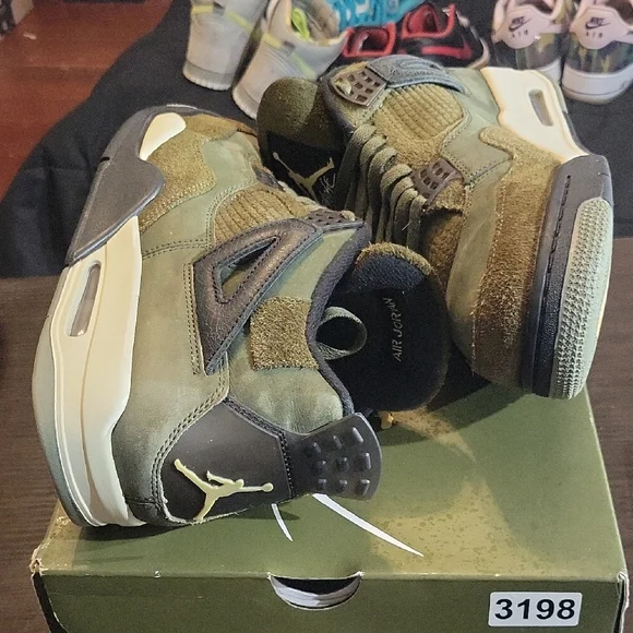 Air Jordan 4 Retro SE Craft 'Olive' (2023) M10.5/W12 EUC W/OG BOX - Picture 7 of 11